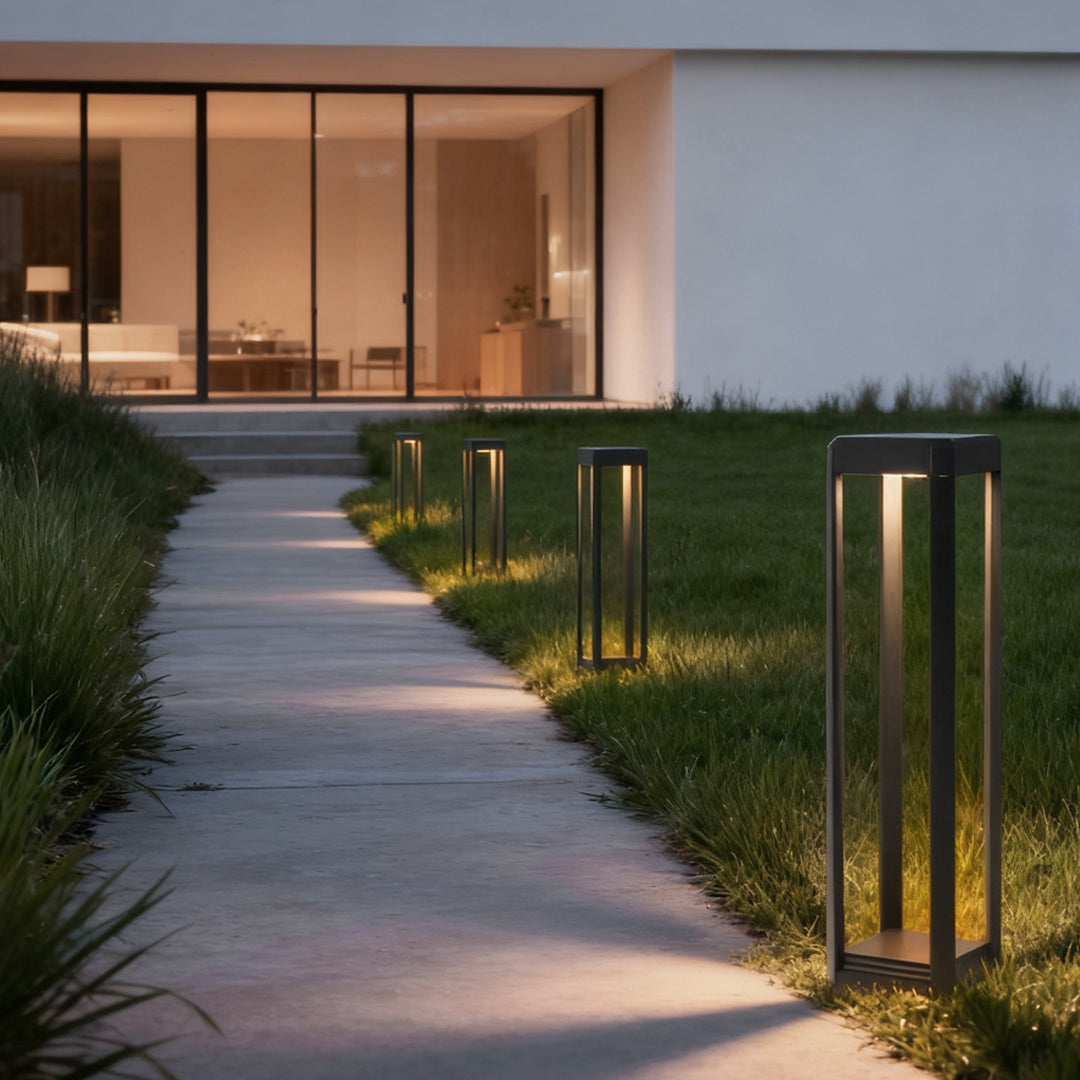 Black Aluminum Solar Pathway Lights – Outdoor Landscape Lighting